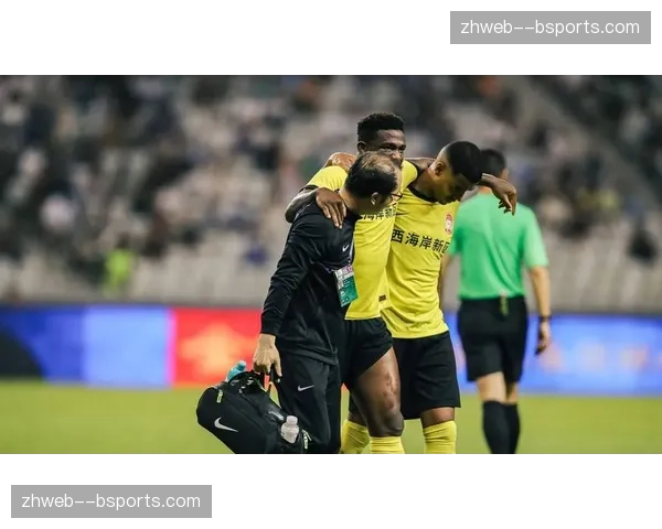 青岛西海岸一球小胜显务实 防守反击战术在保级战中奏效